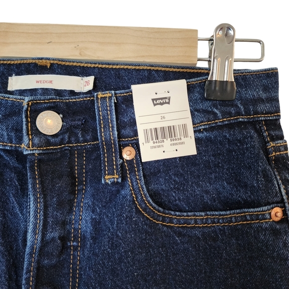 Levi's Wedgie Icon Fit Ankle Jean - Picture 8 of 13